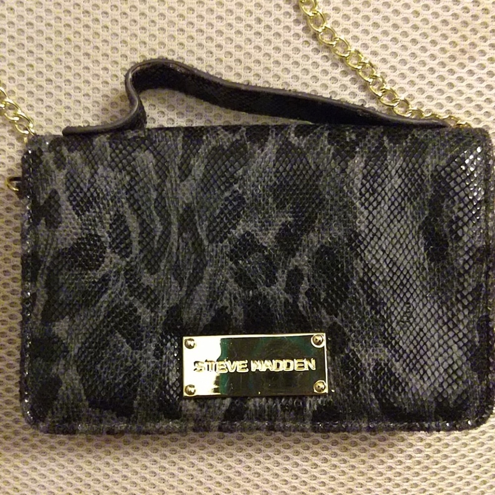 Steve Madden crossbody wallet